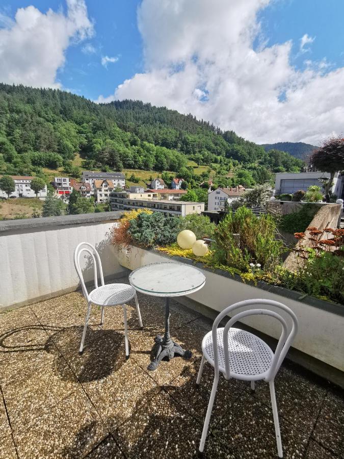 Terrassenwohnung Mit Toller Aussicht & Zentrumsnah Hornberg Bagian luar foto